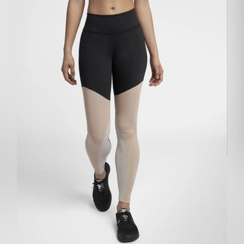 NWT Nike power pocket leggings​